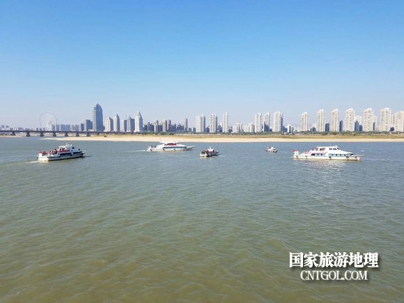 江西開展呵護一湖清水，嚴厲打擊非法采砂行動（圖）